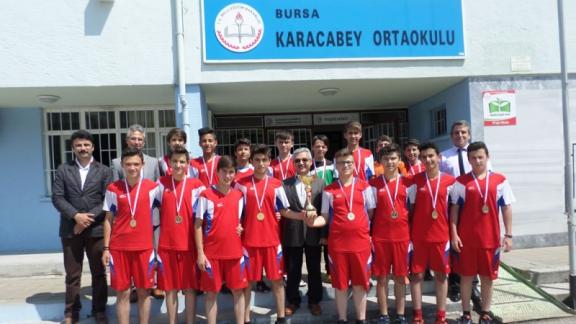 Karacabey Ortaokulu Bursa Şampiyonu