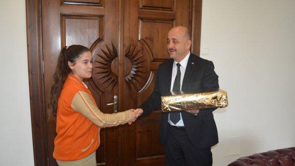 İstiklal Ortaokulu Öğrencisi Deniz Akbaba Türkiye Üçüncüsü