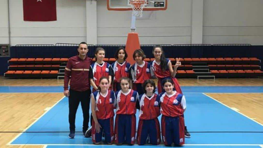 Adnan Menderes Ortaokulu Basketbol Takımı Başarısı