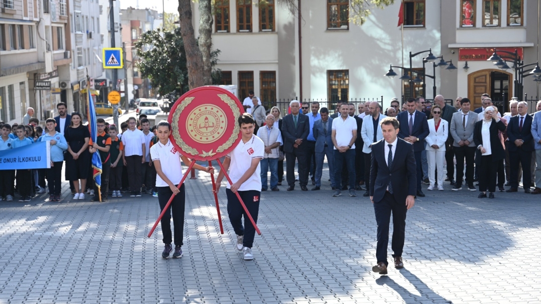 İlköğretim Haftası Çelenk Sunma Töreni